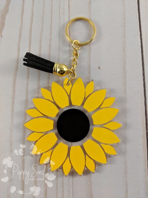 Keychain Background, Vinyl Keychain, Diy Resin Keychain, Sunflower Keychain, Cricket Crafts, Vinyl Blanks, Keychain Ideas, Keychain Craft, Buick Verano