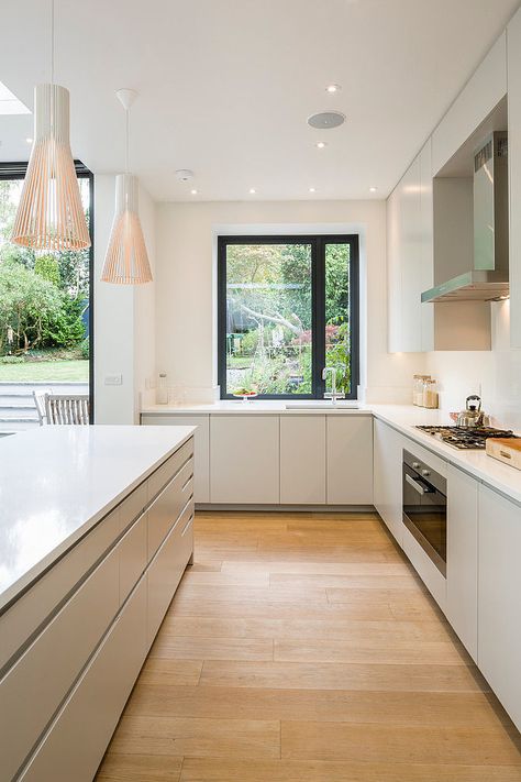 Would a layout similar to this work - with a kitchen area/smaller window and then a larger window and a seating area? I like the way the island unit allows more storage. Kitchen Diner Extension, 1930s House, Backyard Kitchen, Contemporary Kitchen Design, Kitchen Extension, Kitchen Diner, Trendy Kitchen, Kitchen Area, Decor Minimalist