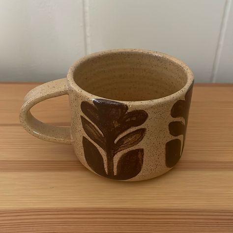 Void & Form Ceramic Mug With Handle - Never Used - Will Ship Safely Pottery Mug Shapes, Mug Shapes Pottery, Painted Mugs Ceramic, Mug Handles Pottery, Underglaze Ceramics, Ceramic Mug Ideas, House Manifestation, Mug Shapes, Fun Ceramics