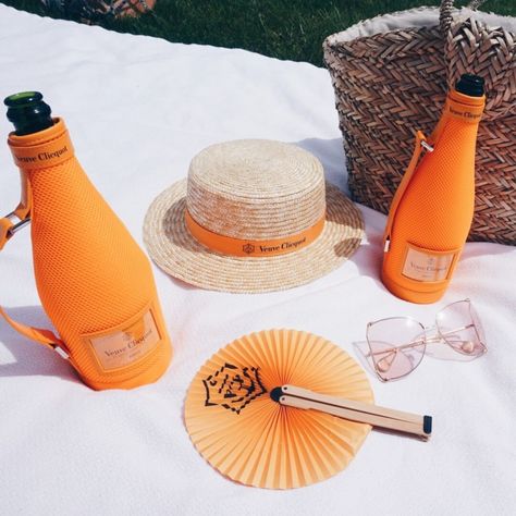 MY TIME AT THE VEUVE CLICQUOT POLO CLASSIC - In Drew's Shoes Veuve Cliquot Polo Classic, Champagne Activation, Veuve Clicquot Aesthetic, Veuve Bachelorette Party, Veuve Bachelorette, Luxury Advertising, Veuve Cliquot, Drinking Champagne, Champagne Campaign