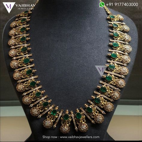 Diamond Haram, Diamond Jewellery Designs, Haram Designs, Temple Jewelry Necklace, Mother's Day Jewelry, Gold Temple Jewellery, Indian Bridal Jewelry Sets, Antique Jewellery Designs, Gold Jewelry Simple Necklace