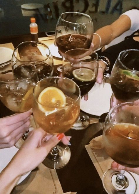 foods and drinks aesthetic friends friendship vibes dazz cam vintage filter Friends Drinks, Wine Night, Pretty Drinks, 5k Followers, Wine And Dine, Night Aesthetic, Aesthetic Food, Girls Night, Dinner Party