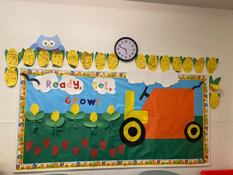 Crops, farming, and agriculture bulletin board for preschool Farming Bulletin Board Ideas, Tractor Bulletin Board Ideas, Farm Bulletin Board Ideas, Bulletin Board For Preschool, Farm Bulletin Board, Construction Theme Classroom, Farm Classroom, Farm Classroom Theme, Class Bulletin Boards