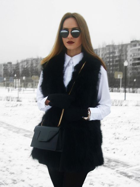 Black Fur Vest Outfit, Faux Fur Vests Outfits, Fur Vest Outfits, Fur Outfit, Black Fur Vest, Vest Outfits, Outfit Inspo Fall, Fur Vest, Business Casual Outfits