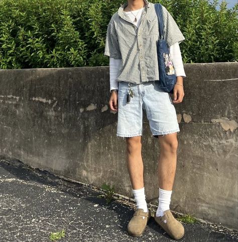 Cinema Outfit Ideas Men, Summer 24 Street Style, Light Wash Jorts Outfit, Indie Boy Summer Outfit, Will Solace Outfits, Soft Masc Summer Outfits, Summer Boy Outfits Aesthetic, Gay Masc Outfits, Male Summer Outfits Aesthetic