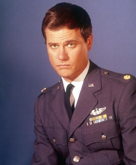 Larry Hagman publicity photo for ‘I Dream of Jeannie’. I Dream Of Genie, Famous Veterans, Larry Hagman, Barbara Eden, I Dream Of Jeannie, Dream Of Jeannie, Swinging Sixties, Military Heroes, Old Tv Shows