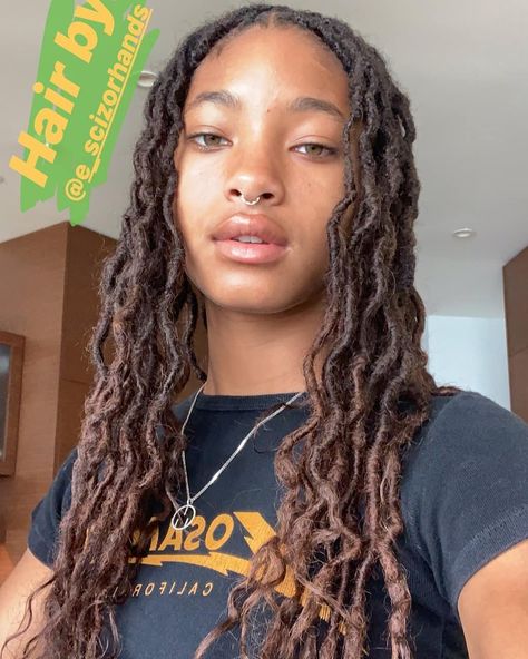 Pinterest: ADC Female Dreads Hairstyles, Female Dreads, Teenage Girl Hairstyles, Teenage Hairstyles, Willow Smith, Protective Hairstyles Braids, Dread Hairstyles, Long Natural Hair, Locs Hairstyles