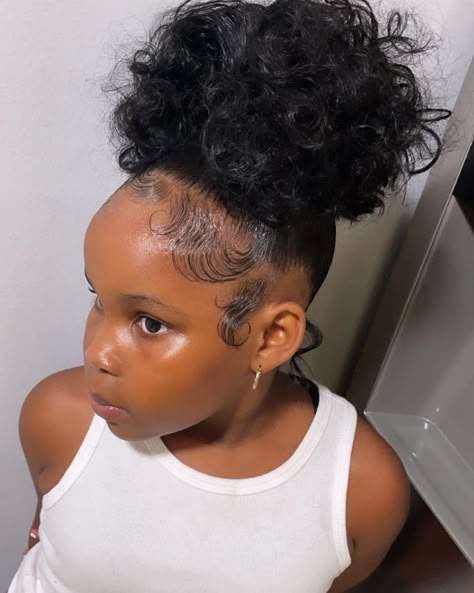 Curly Weave Bun Hairstyles, Kid Prom Hairstyles, Kids Ponytail Hairstyles Black Natural, 2 Ponytail Hairstyles For Kids, Kids Ponytail Hairstyles Black, Bun Hairstyles For Kids, Birthday Hairstyles For Kids, Hair To Look Younger, Ponytail Hairstyles For Kids