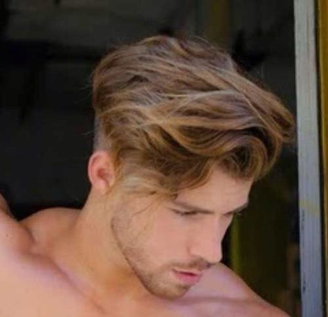 Light brown wavy hair Brown Wavy Hair, Mens Hairstyles Medium, Wavy Hair Men, Men Hair Color, Hair Color Light Brown, Light Hair Color, Corte De Cabelo Masculino, Mens Hairstyles Short, Fade Haircut