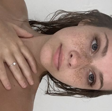 Summer Freckles, Tattooed Freckles, Cute Freckles, Women With Freckles, Fake Freckles, Freckles Makeup, Beautiful Freckles, Freckles Girl, Freckle Face