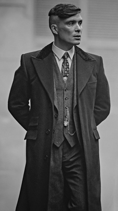 Tommy Shelby Wallpaper, Shelby Wallpaper, Albert Einstein Photo, Peaky Blinders Characters, Creepy Halloween Costumes, Gangster Style, Peaky Blinders Thomas, Peaky Blinders Tommy Shelby, White Toms