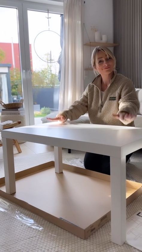 ANETA 🖤DIY 🖤 Interior 🖤 auf Instagram: „🖤IKEA Spieltisch Hack🖤 . Dieses kleine DIY hab ich kürzlich bei meiner Freundin zufällig gesehen und ich dachte mir - echt cool 😎 das…“ Ikea Lack Lego Table, Ikea Trofast Lego Table, Trofast Lego Table, Ikea Trofast Lego, Trofast Ikea Kids, Trofast Diy, Trofast Lego, Table Lego Diy, Trofast Table