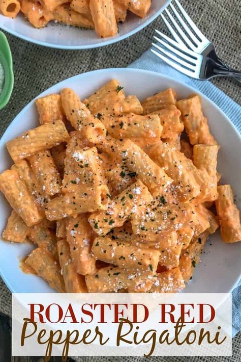 Roasted Red Pepper Rigatoni, Red Pepper Rigatoni, Rigatoni Pasta Recipes, Pasta Dinner Recipes, Roasted Red Pepper, Healthy Pasta Recipes, Easy Pasta Recipes, Pasta Dish, Pepper Sauce