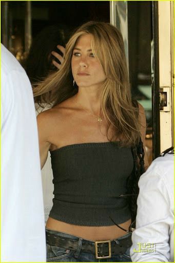 Jennifer Aniston Jennifer Aniston 90s, Estilo Rachel Green, Jeniffer Aniston, Rachel Green Style, Rachel Green Outfits, Jennifer Aniston Hair, Jenifer Aniston, Jennifer Aniston Hot, Jennifer Aniston Style