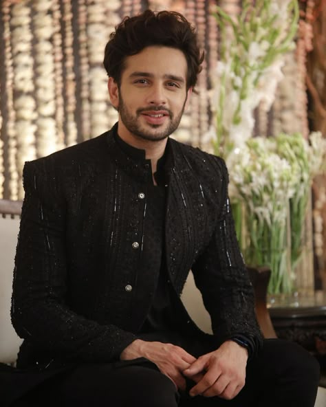 Pakistani Wedding Male Outfits, Pakistani Wedding Outfits For Men, Mens Pakistani Wedding Outfit, Pakistani Wedding Outfits Men, Pakistani Mens Wedding Wear, Pakistani Groom Outfits For Men, Black Sherwani Groom Pakistani, Pakistani Wedding Dresses For Men, Reception Outfit For Men