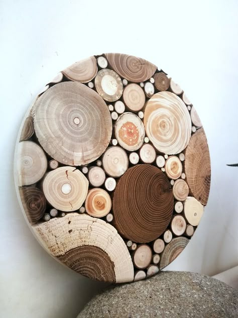 Log Art Ideas Diy Wood, Twig Art Diy Wall Hangings, Wood Rounds Crafts Tree Slices, Wood Rounds Crafts, Wood Slice Art Decor, Simple Country Home, Wood Slice Wall Art, Round Wood Art, Wall Art Circle