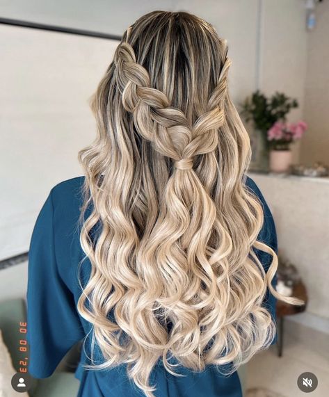 Leavers Dinner Hairstyles, Prom Hairstyles For Long Hair Half Up, Cute Hairstyles For Homecoming, Royal Hairstyles, Cute Prom Hairstyles, Hairstyle Examples, Formal Hairstyles For Long Hair, Diamond Hair, Hair Inspiration Long