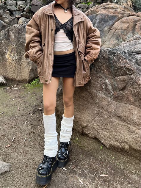 leather jacket and leg warmers Sock Outfits, Compression Socks, Leg Warmers, Fashion Inspo, Leather Jacket, Socks, Leather, Clothes