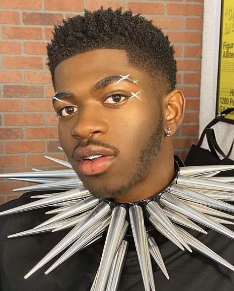 Men Rhinestone Makeup, Black Guy Makeup, Rave Makeup Men, Black Men Makeup, Make Up For Men, Mens Glam Makeup, Male Rave Makeup, Euphoria Men Makeup, Men’s Makeup Looks