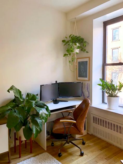 Earthy Nyc Apartment, Modern Apartment Desk, Desk As Dining Table, Desk Studio Apartment, Studio Apartment Desk Ideas, Desk In Small Apartment, Small Apartment Desk Ideas, Studio Apartment Men, Desk In Living Room Apartment