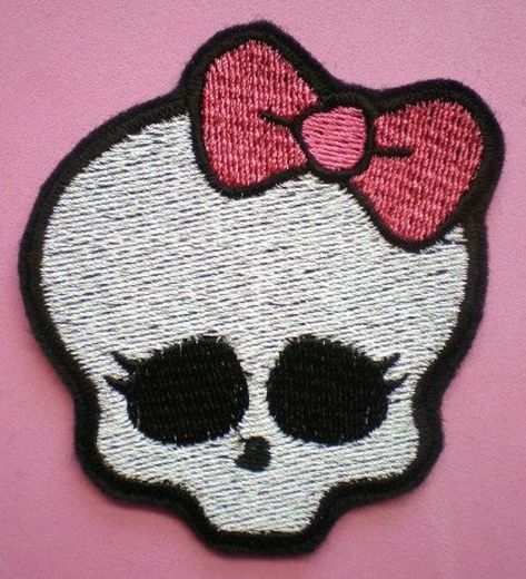 I have for your viewing pleasure and consideration today the very popular adorable Monster High skull patch. I have been seeing it just everywhere. On children's clothing, on their bedding and pillows, even on shoes and bags. Teens love this one too on their hoodies, sweaters and sweatshirts. Adults? For sure. Just check out L.A and Hollywood fashions. I love it on denim, twill, wool, and heavier cottons. Also, don't forget your hand bags and totes. It is an iron on patch and ready for you to us Monster High Skull, Skull With Bow, Skull Applique, Princess Courtney, Bedding And Pillows, Vampire Drawings, Patch Hoodie, Rug Tufting, Bow Applique