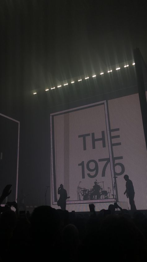 The 1975 Wallpaper, Lockscreen Aesthetic, Fotografi Vintage, Festival Summer, Whatsapp Wallpaper, The 1975, Foto Ideas Instagram, Aesthetic Pastel Wallpaper, Pastel Wallpaper