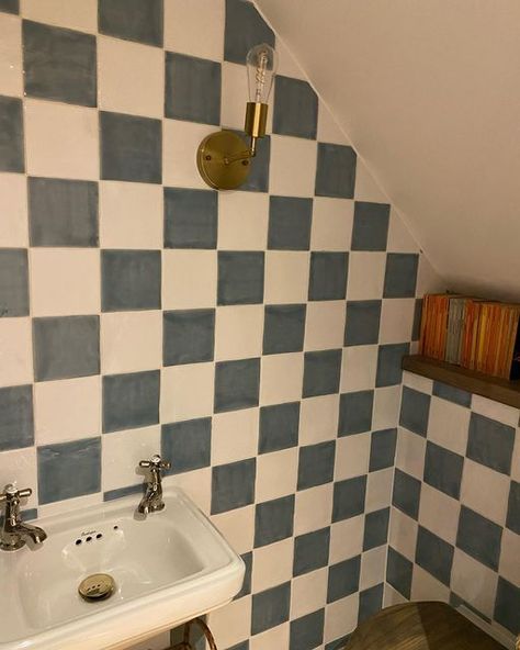 Checkered Bathroom Wall, Checkered Shower Tile, Checkered Tile Bathroom, Checkerboard Bathroom, Tiny Powder Room, Patterned Bathroom Tiles, Bathroom Accents, Checker Board, Tile Rug