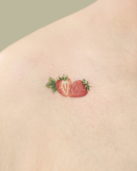 Strawberry Jam Tattoo, Berry Tattoo Ideas, Strawberry Heart Tattoo, Aesthetic Tattoos Women, Strawberry Tattoo Design, Red Tattoos For Women, Small Color Tattoo, Tattoo Strawberry, Small Aesthetic Tattoos