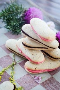 Milano Copycat Cookies - Welcome 2 Our Table Milano Cookie Recipe, Milano Cookie, Copycat Cookies, Wafer Cookie, Milano Cookies, Fancy Restaurants, Pepperidge Farm, Raspberry Filling, Wafer Cookies