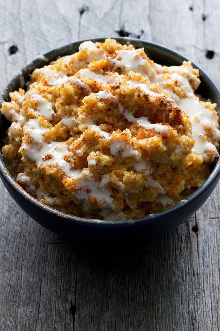 Carrot Cake Couscous Breakfast Porridge - Eat Thrive Glow Couscous Recipes Breakfast, Couscous Breakfast, Breakfast Couscous, Cooking Couscous, Couscous Salads, Porridge Ideas, Alternative Breakfast, Samin Nosrat, Couscous Dishes