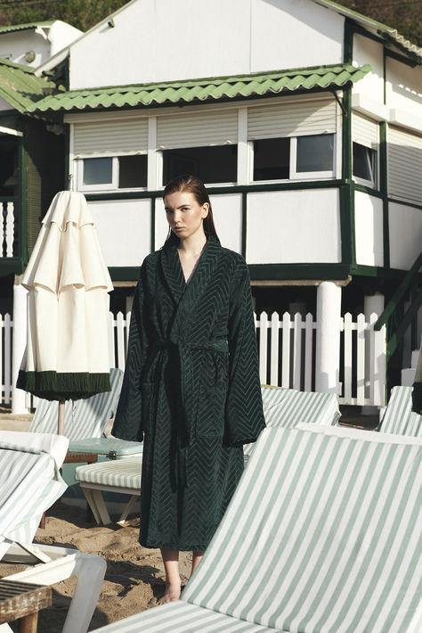 House Babylon’s bathrobe is crafted from 100% cotton to be fully free of any harmful chemicals. The terrycloth bathrobe is made of 400 GSM long cotton fibers for maximum fluffiness and absorbency. This unisex bathrobe offers a relaxed fit featuring a lapel and capacious pockets. Made in Egypt Bathrobe Aesthetic, Styling Ideas, Harmful Chemicals, Terry Cloth, Cotton Fiber, Chemicals, Dark Green, Egypt, Relaxed Fit