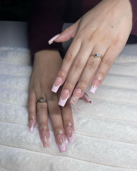 45 Hot Summer Nails to Inspire You Light Pink Aesthetic Nails, Pink Aesthetic Nails Acrylic, Nails Light Pink French Tip, Light Pink French Tip Nails, Hot Summer Nails, Light Pink French, Light Pink Acrylic Nails, Light Pink Nail Designs, Pink Tip Nails