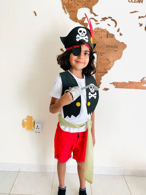 Diy Pirate Costume Boys, Boys Pirate Costume Diy, Kids Pirate Costume Diy, Toddler Pirate Costume Diy, Pirate Costume Kids Boys, Pirate Costume For Boys, Pirate Crafts Preschool, Pirate Party Costume, Fancy Dress Diy