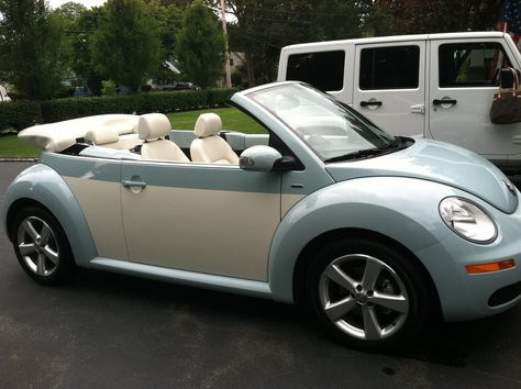 VW Beetle Convertible Final Edition - I should have bought this car instead! Volts Wagon Convertible, Punch Buggy Convertible, Volkswagen Beetle Convertible Interior, Volkswagen Beetle Decor, Convertible Beetle, Vw Beetle Accessories, Vw Bug Convertible, Vw Convertible, Vw Beetle Convertible