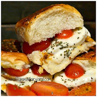 Top 21 Super Bowl Recipes - Plain Chicken November Breakfast, Tomato Basil Grilled Cheese, Crustless Pecan Pie, Basil Grilled Cheese, Barbecue Sliders, Caprese Sliders, Picnic Party Food, Pasta With Ground Beef, Super Bowl Recipes