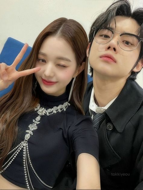 Wonyoung And Yeonjun, Yeonjun Selca, Ship Wallpaper, Preppy House, Kpop Ship, It Boy, Zepeto Looks Ideas, Girl Couple, Night Routine