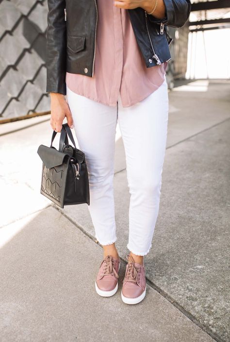 Dusty Pink Sneakers Outfit, Outfits With Pink Sneakers, Pink Sneaker Outfits Women, Pink Tennis Shoes Outfit, Pink Blouses Outfit, Pink Sneakers Outfit, Style A Leather Jacket, Grunge Outfits Fall, Outfit Trabajo