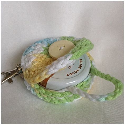 Crochet Vaseline Holder, Crochet Lip Balm Holder, Knitting Room, Crochet Coin Purse, Crochet Case, Crochet Keychain Pattern, Crochet Vest Pattern, Crochet Shop, Crochet Keychain