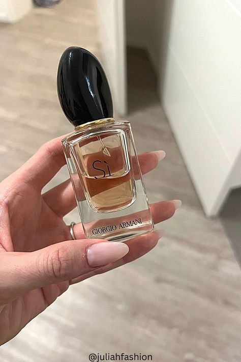 Favorite Perfume Si George Armani Perfume, Si Giorgio Armani, Aesthetic Sephora, Aesthetic Perfumes, Si Perfume, Giorgio Armani Perfume, Armani Perfume, Perfume Aesthetic, Wedding Perfume