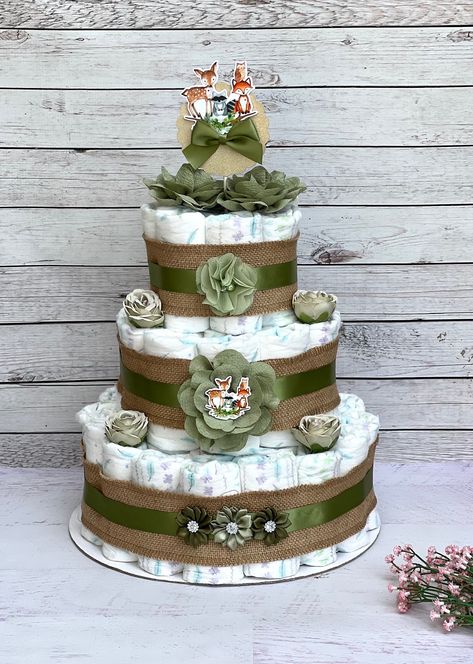 Woodland Diaper Cake, Small Diaper Cakes, Baby Shower Bouquet, Diaper Cakes Tutorial, Cake Boy, Diaper Cake Boy, Baby Shower Corsage, Nappy Cakes, Baby Boy Cakes