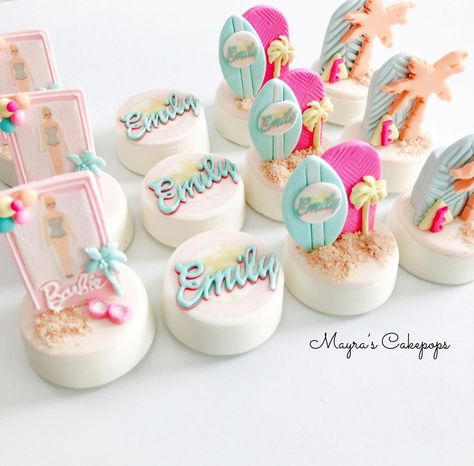 Malibu Barbie Cake Pops, Malibu Barbie Cake, Barbie Cake Pops, Barbie Malibu, Dream Birthday, Barbie Theme Party, Barbie Summer, Chocolate Covered Treats, Barbie Birthday Party