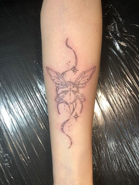 Symmetrical Tattoo, Love Butterfly, M Tattoos, Pretty Hand Tattoos, Elements Tattoo, Small Pretty Tattoos, Elephant Tattoos, Dainty Tattoos, Spine Tattoos