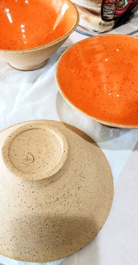 Amaco Cone 5-6 Glaze lover group | I really like this on the speckled buff clay | Facebook Deep Sienna Speckle Glaze Combinations, Speckled Buff Pottery, Speckled Buff Clay, Speckled Pottery, Pretty Pottery, Glaze Combos, Speckle Glaze, Speckled Clay, Craft Day