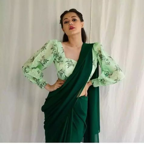 Saree Blouse Ideas, Long Blouse Designs, Sarees For Girls, Simple Saree Designs, Blouse Ideas, New Saree Blouse Designs, Latest Model Blouse Designs, Fashionable Saree Blouse Designs, Fancy Sarees Party Wear