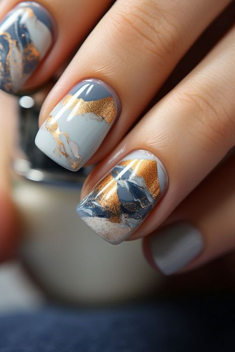 Winter Marble Nails, Fall Baddie Nails, Pretty Nails Ideas, Aesthetic Christmas Nails, Blue Gold Nails, Nails December, Nail Aesthetics, Fall Baddie, White Nails With Gold