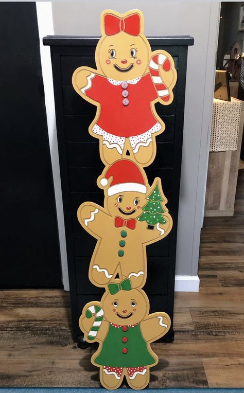 Gingerbread Porch Sign, Gingerbread Signs Diy, Diy Wood Gingerbread Man, Pallet Gingerbread Man, Gingerbread Man Wood Cutout, Gingerbread Porch, Painted Gingerbread Men On Wood, Christmas Crib Ideas, Outdoor Christmas Decorations Yard