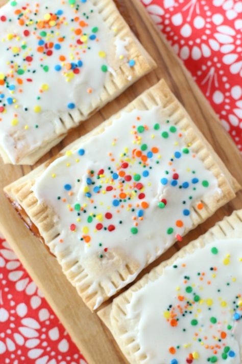 Easy Recipes For Kids, Homemade Pop Tarts, Poptart Recipe, Kids Cooking Recipes, Pop Tart, Recipes For Kids, Easy Meals For Kids, Breakfast Idea, Think Food