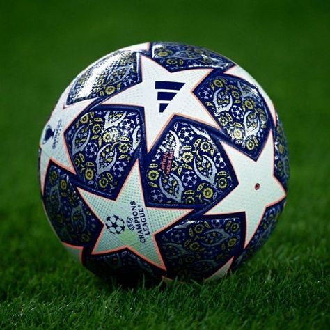 Champions League Ball, Nike Soccer Ball, Football Ball, Nike Soccer, Messi 10, Soccer Balls, Tokio Hotel, Uefa Champions League, Soccer Ball