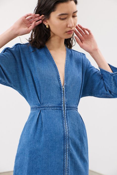 mara hoffman annetta zip front v neck dress washed denim Tauko Magazine, Mara Hoffman Dress, Plunging Neck Dress, Denim Fashion Women, Top Ideas, Design Clothes, Sustainable Fashion Brands, Mara Hoffman, Mid Dresses