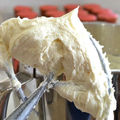 White Chocolate Cream Cheese Frosting White Chocolate Cream Cheese Frosting, White Chocolate Cream, Chocolate Cream Cheese Frosting, Pumpkin Cheesecake Recipes, Rhubarb Cake, Almond Crusted, Banana Cake Recipe, Low Carb Cheesecake, Tiramisu Recipe